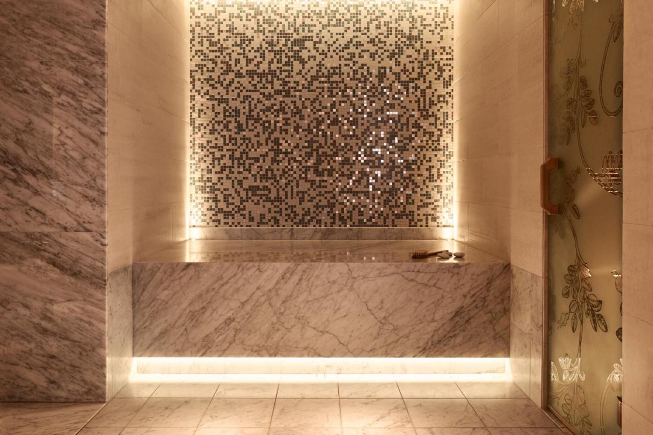 호텔 디플로맷 스톡홀름 외부 사진 A hammam in a spa