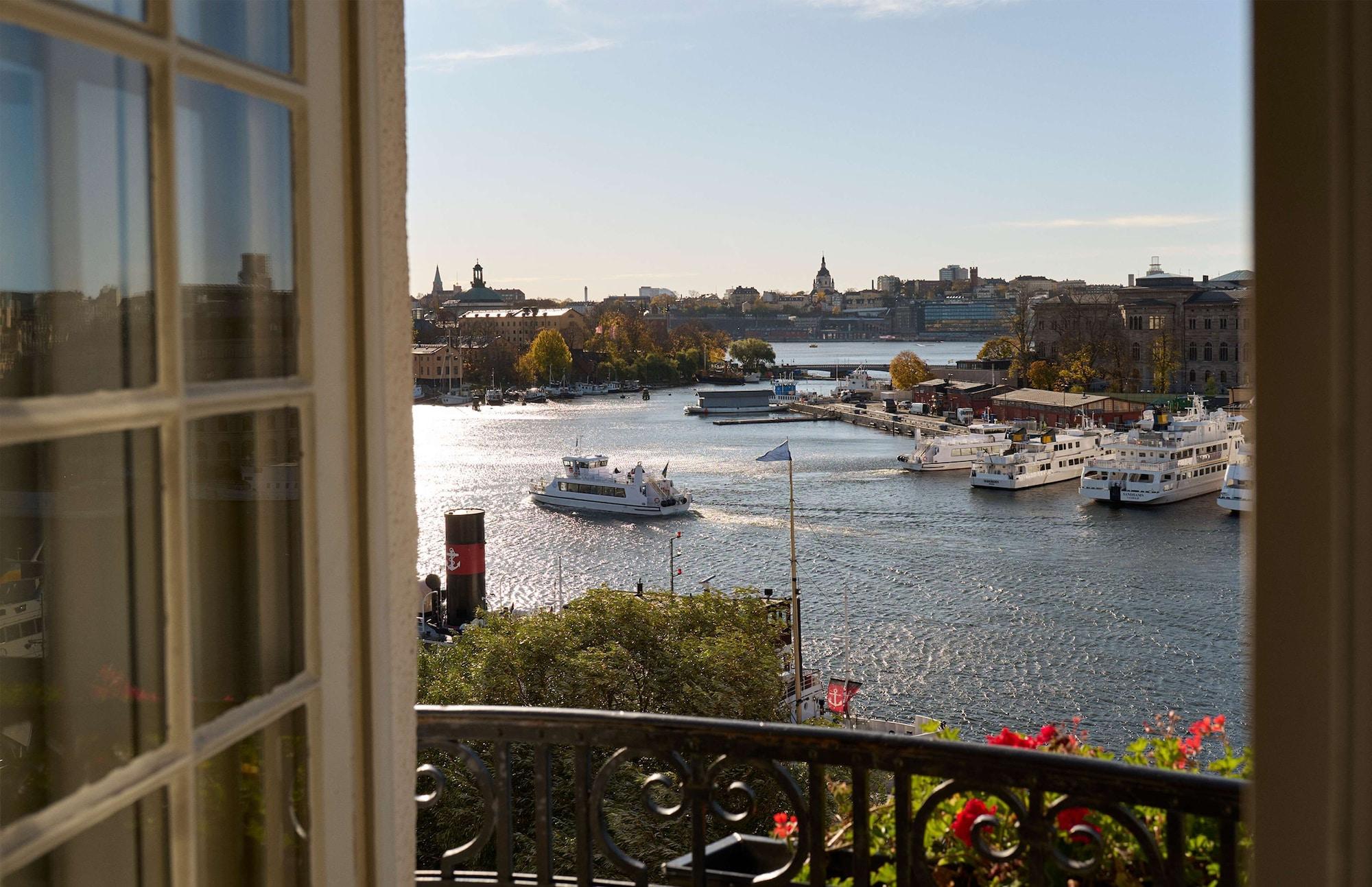 호텔 디플로맷 스톡홀름 외부 사진 View of the River Thames from the window of the hotel